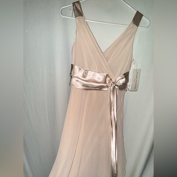 90s Evan Picone Chiffon Cream V-Neck Dress - Picture 1 of 13